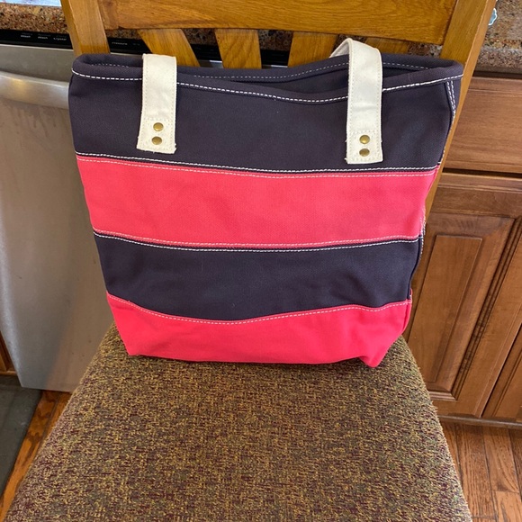 ***CLEARANCE SALE*****LANDS END RED/WHITE/BLUE CANVAS TOTE - Picture 1 of 9